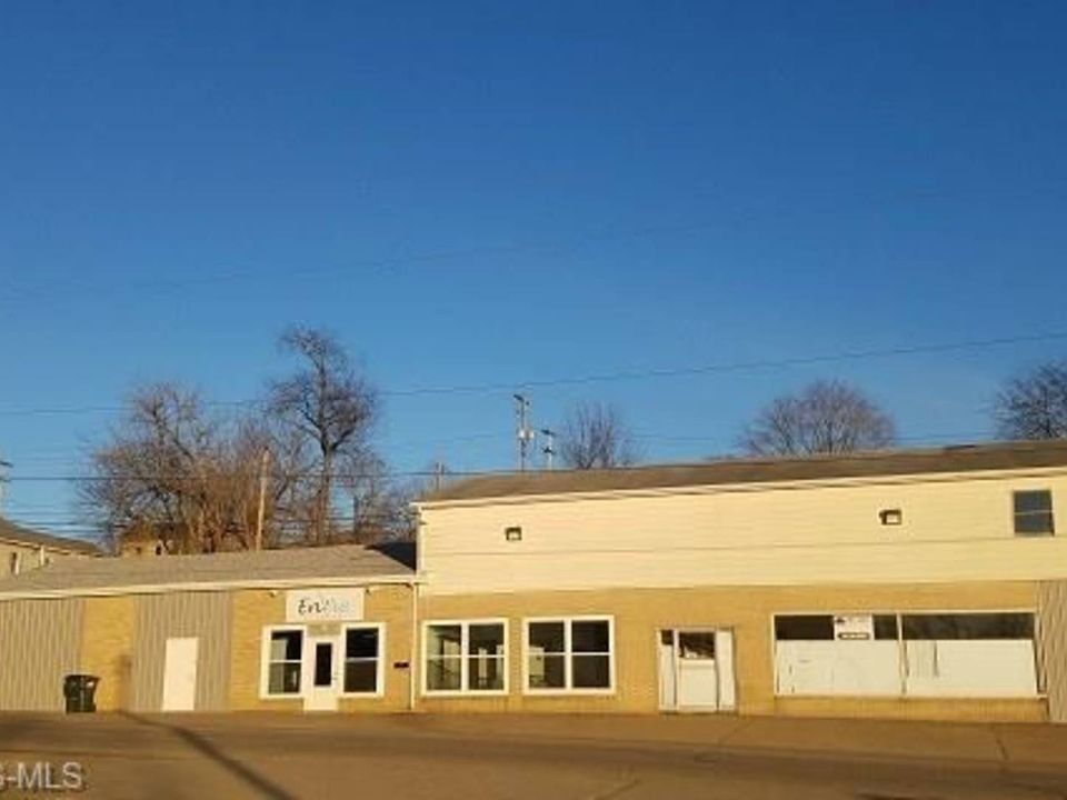1st image of 429 S 11th St