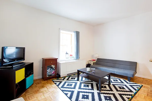 Rented by R New York | media 41