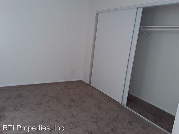 4th image of 132 E I St APT 22