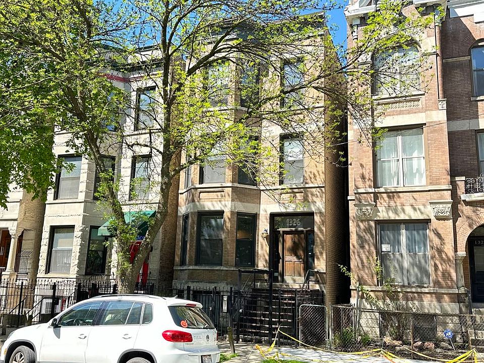 1st image of 1326 N Claremont Ave #M00r