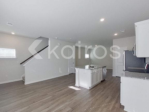 4th image of 2541 Banyon Cir