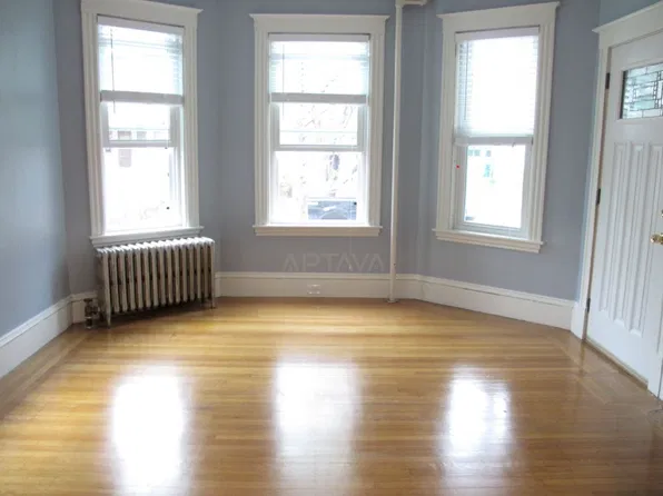 14 Usher Rd #9, Medford, MA 02155