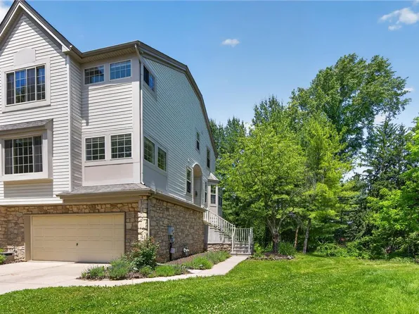 4073 Waterford Dr, Center Valley, PA 18034