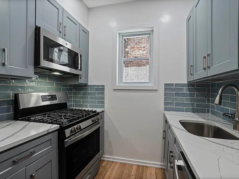 1821 Madison St #6 — Photo 12