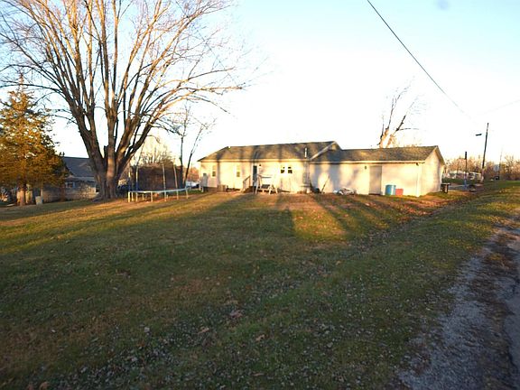 5th image of 305 S Logan St