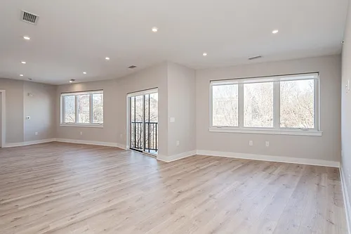 201-205 Randolph Ave #105 Photo 1