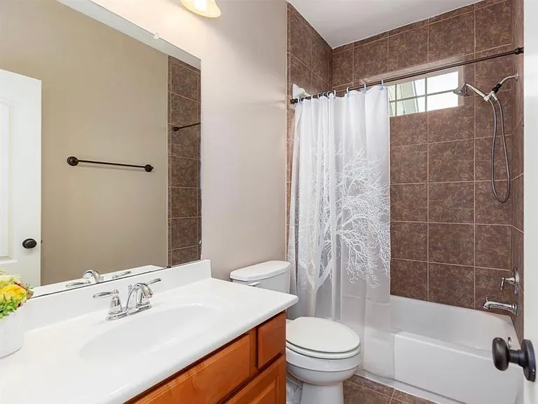 2207 Bayou Cove Ln — Photo 20
