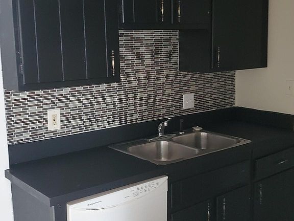 2nd image of 3901 Fort St APT 203