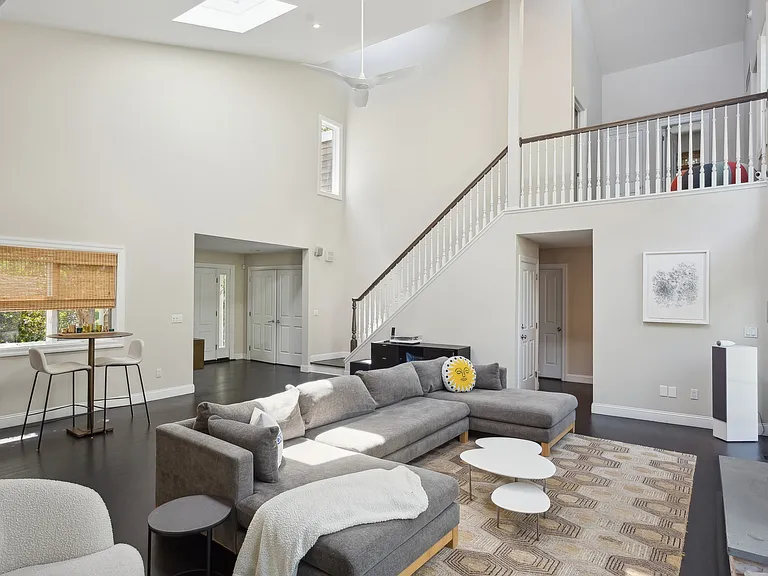 8 Indian Pipe Dr — Photo 25