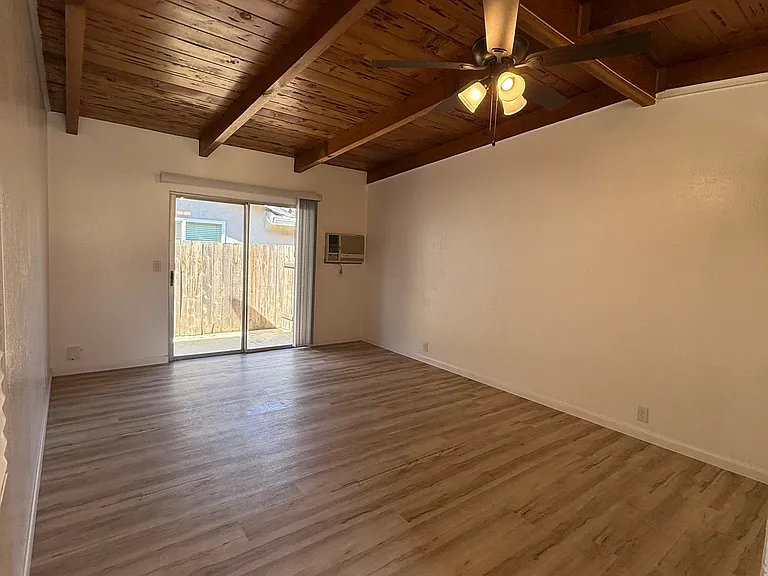 1400 W Lockeford St #5 — Photo 8
