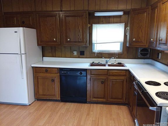 4th image of 8454 Braewick Dr