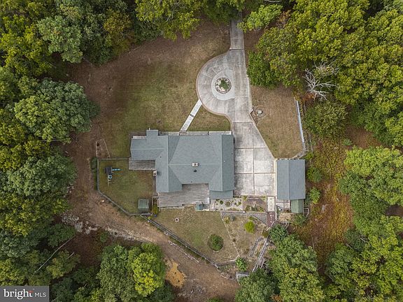 2nd image of 82 Ely Ave