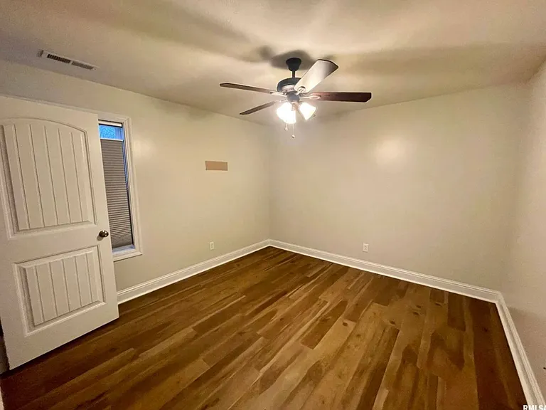 918 Whitecotton Dr — Photo 19