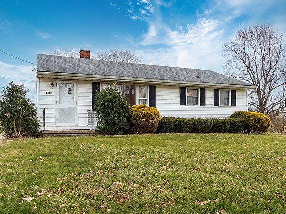 2nd image of 10462 Cole Ln