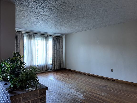 5th image of 5121 Atchison Rd