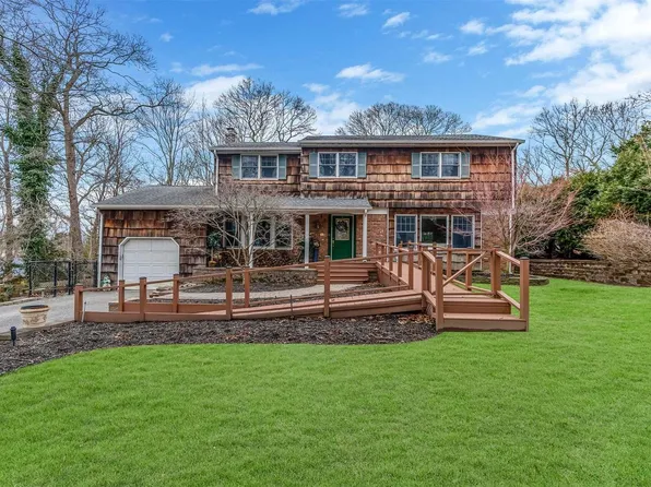 421 Mac Arthur Boulevard, Hauppauge, NY 11788