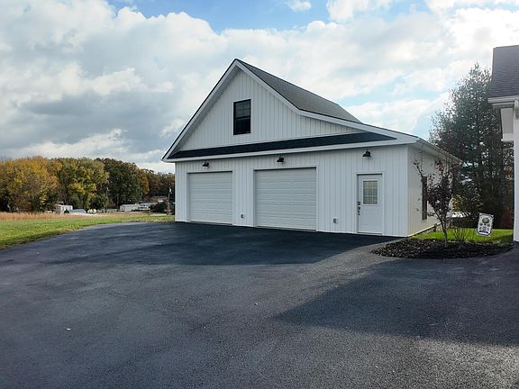 5th image of 210 Lake View Estates Dr