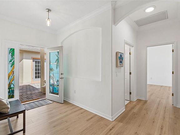 3rd image of 917 Shorehaven Dr