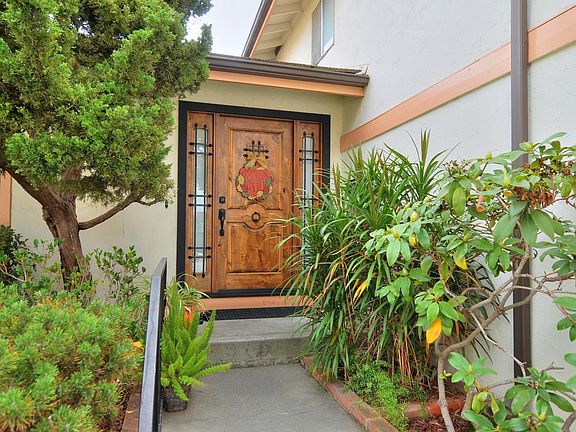 3rd image of 1392 Thunderbird Ave
