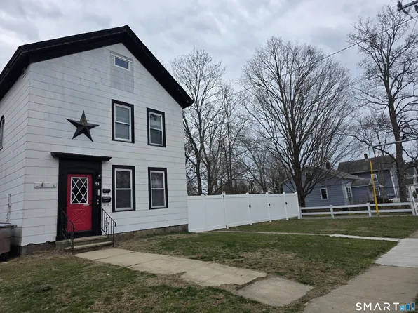 21 North Washington Avenue, East Lyme, CT 06357