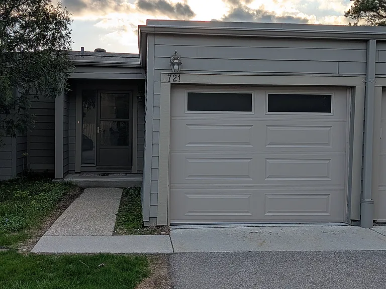 721 Skynob Dr — Photo 1