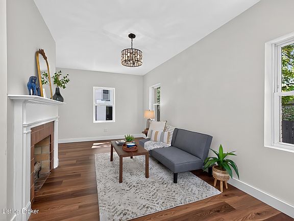 4th image of 1204 N Broadway