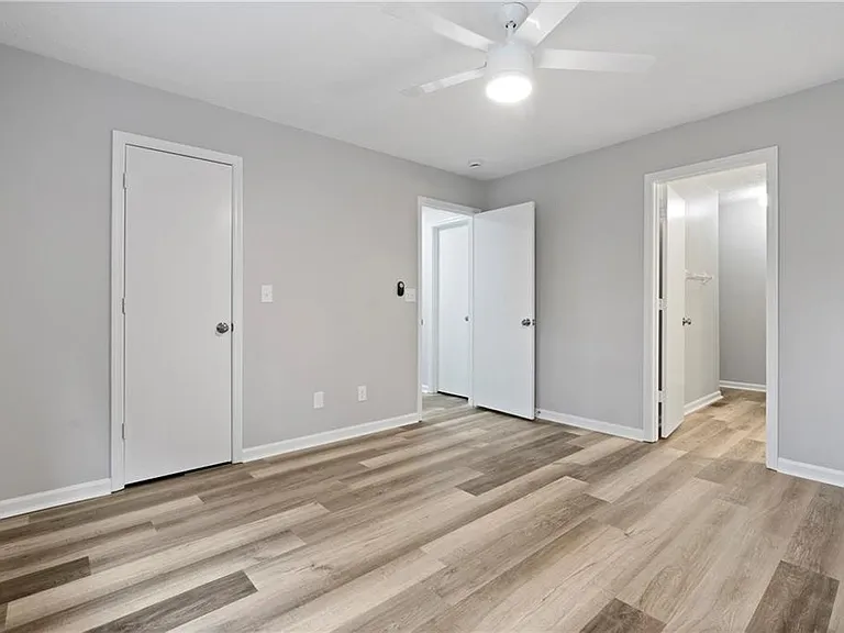 6623 Sevenoaks Dr — Photo 17
