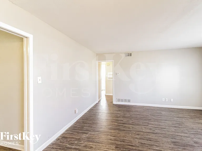 3516 Revere St — Photo 3