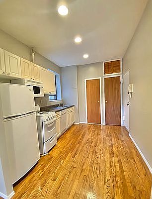 3rd image of 1229 1st Ave APT 19A