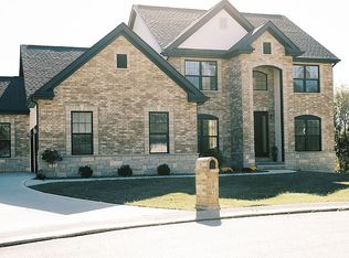 102 Enclave Terrace Ct, Weldon Spring, MO 63304