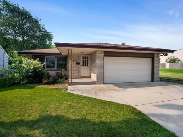 2805 East Cudahy AVENUE, Saint Francis, WI 53235