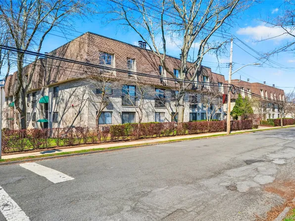 24 Carhart Avenue #211, White Plains, NY 10605