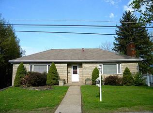 905 Limecrest Rd, Pittsburgh, PA 15221