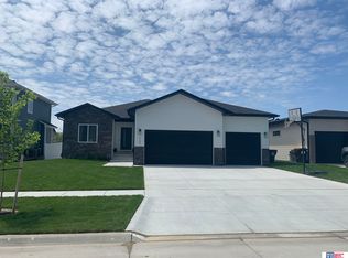 1121 Shadow Moss Dr, Lincoln, NE 68521