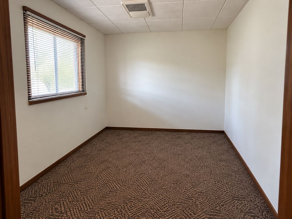 2nd image of 131 W Adams St APT 3
