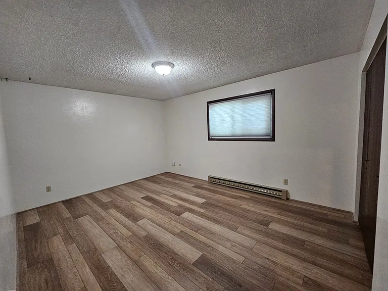 2101 S Garfield St — Photo 13