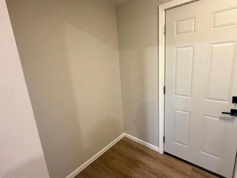 2317 Glendale Ave — Photo 13