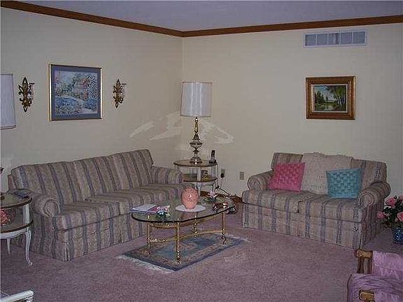 4th image of 4227 Townhouse Dr