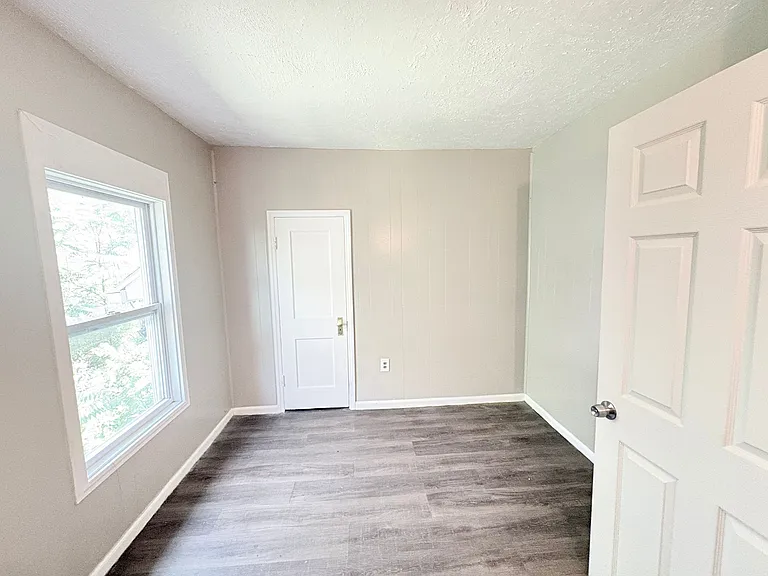 729 Utah St — Photo 13