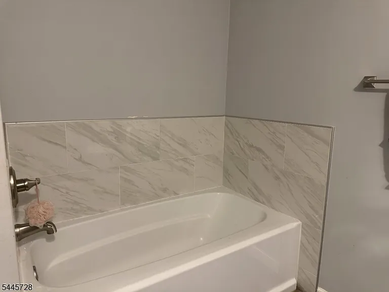58 Waugh Ct — Photo 23