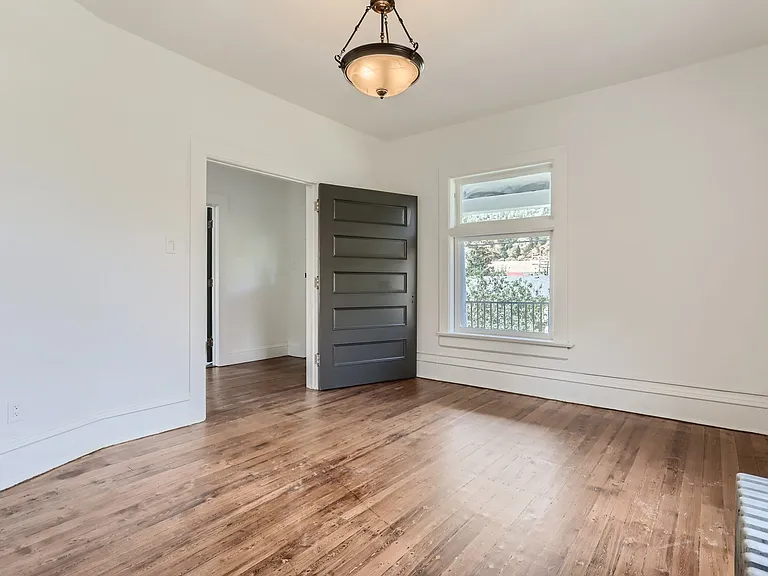 2545 Miner St — Photo 11
