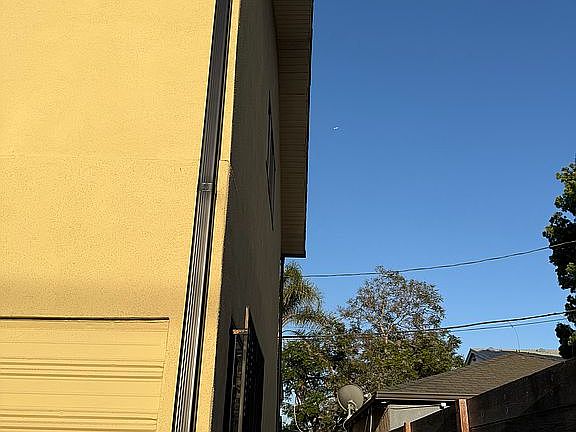 5th image of 2316 S Genesee Ave