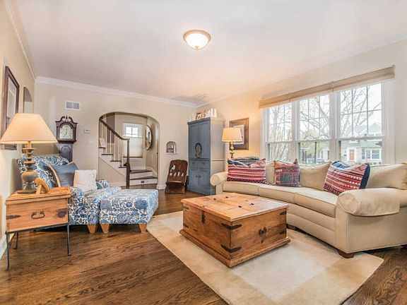 2nd image of 5426 N Kent Ave