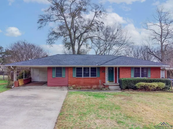 1218 Fox Ln, Longview, TX 75601
