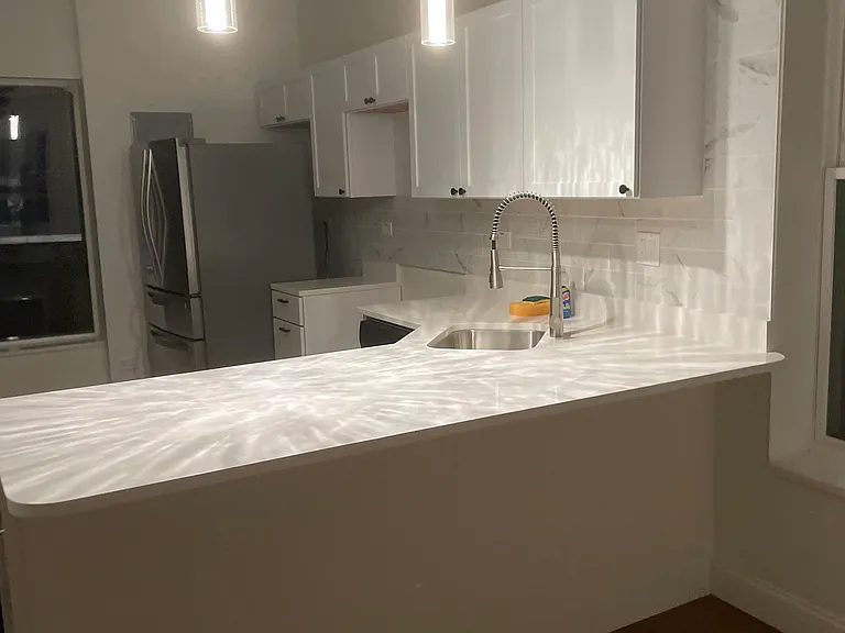 2802 W Warren Blvd #2 — Photo 4