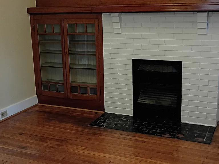 574 Peebles St — Photo 9