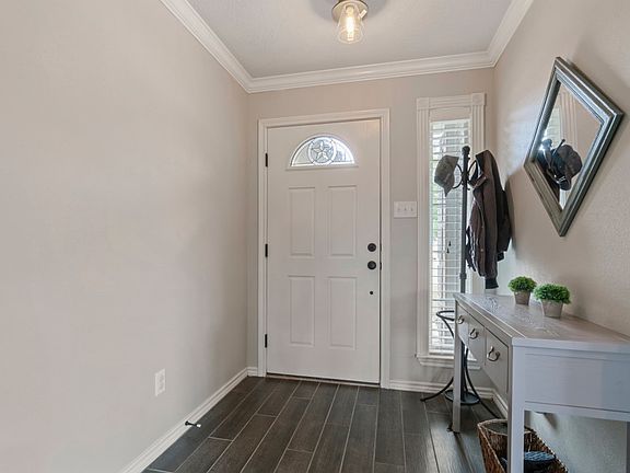 2nd image of 3925 Wheaton Ct