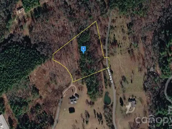 551 Saddle Ridge Dr W, Brasstown, NC 28902