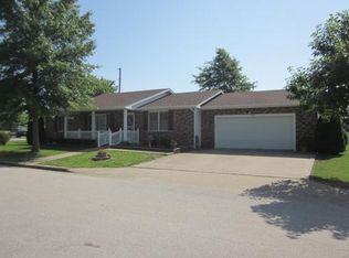 405 Fairway Ln, Tipton, MO 65081