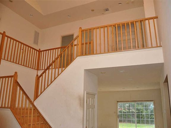 2nd image of 39 Auden Ave #39